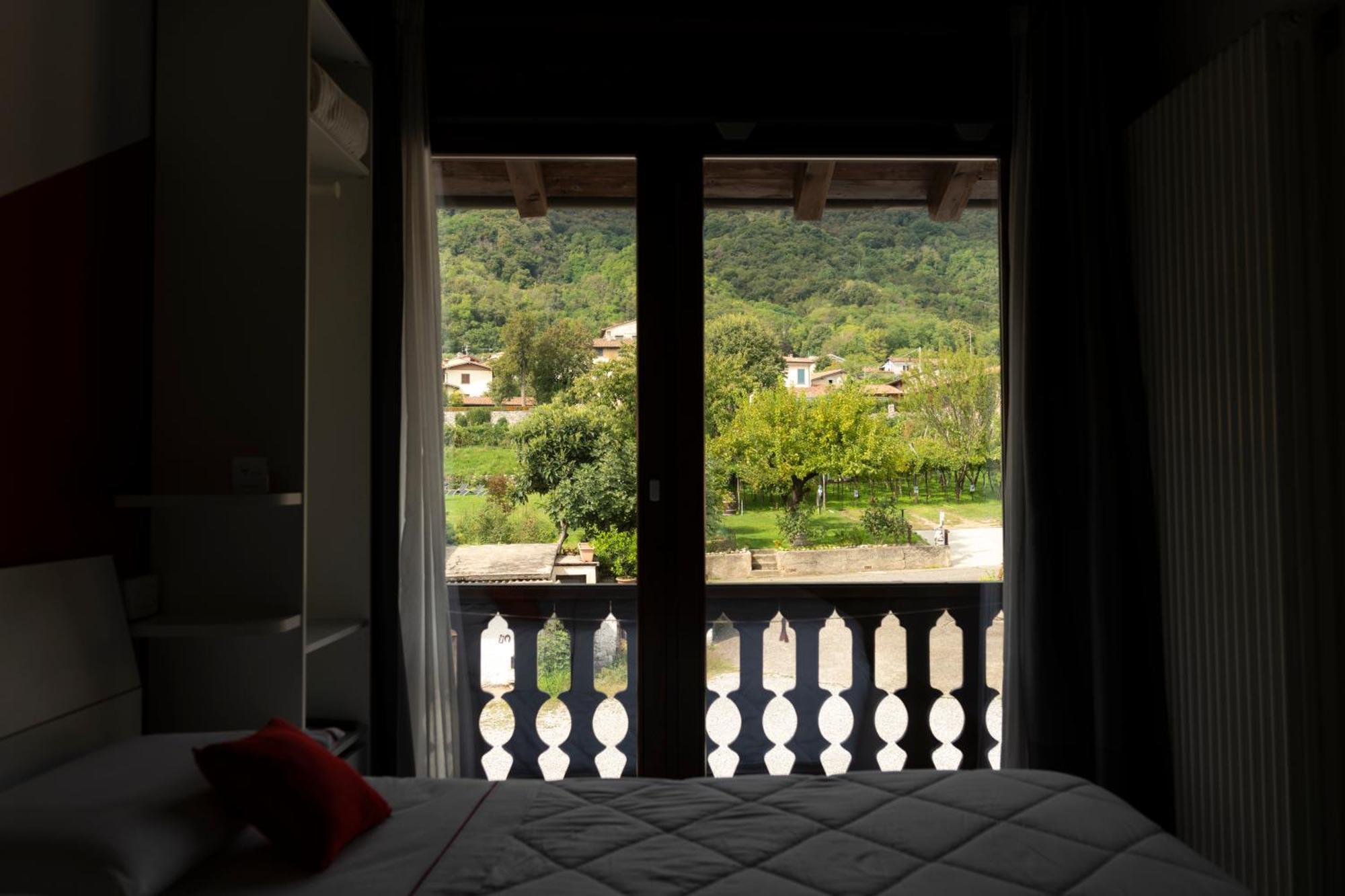 كورتي فرانكا La Terrazza Sulle Vigne B&B المظهر الخارجي الصورة